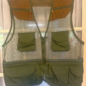 Green and Brown Mesh Utility Fishing Vest XL like new